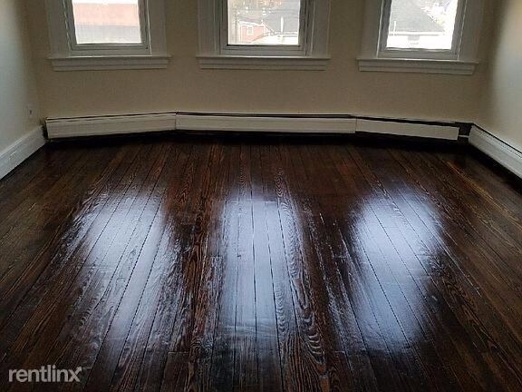 Primary Photo - 256 S Orange Ave