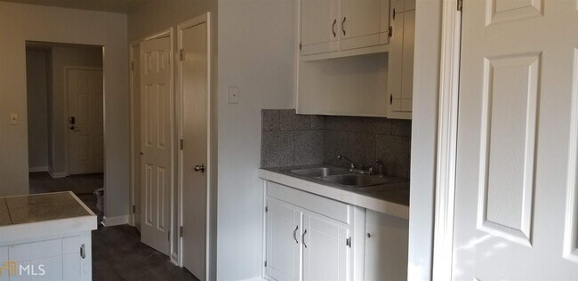 Building Photo - 9245 Cedar Ridge Dr NW