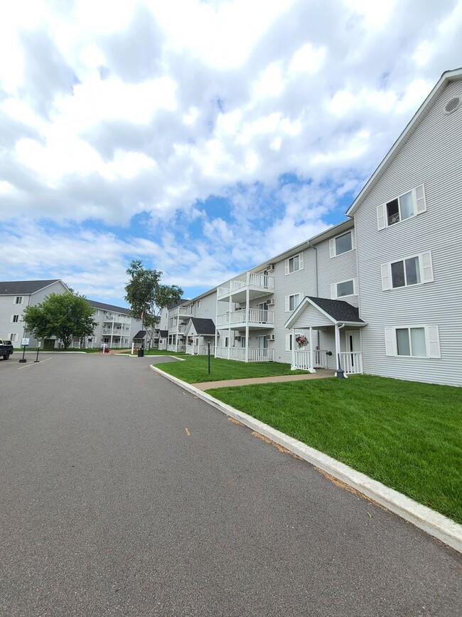 Interior Photo - Lake Pointe Apartments