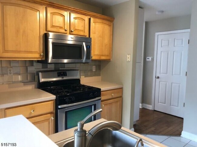 Building Photo - 263 Thistle Ln