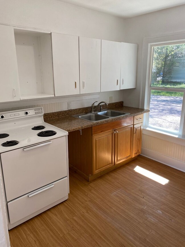 Interior Photo - Center Street