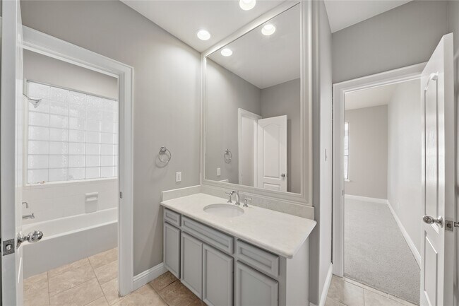 Foto del edificio - 2304 Albans Rd