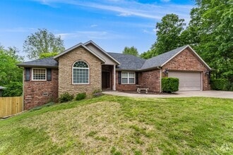 Building Photo - 32 Latshaw Dr