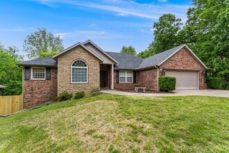 Building Photo - 32 Latshaw Dr
