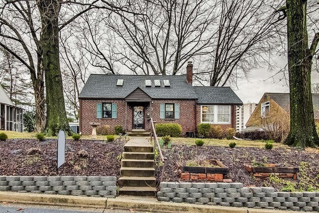 Foto del edificio - 6711 Conway Ave