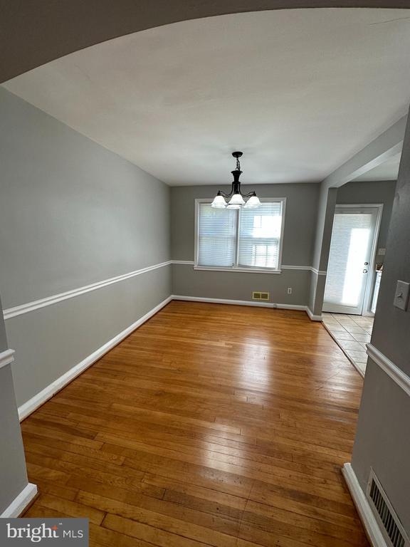 Foto del edificio - 8302 Bon Air Rd