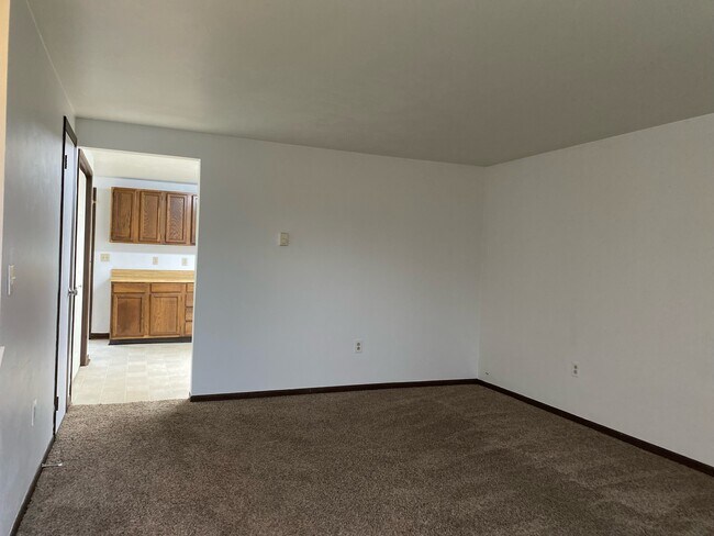 Building Photo - 937 4th W Ave