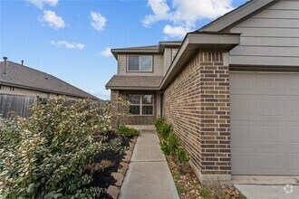 Building Photo - 14515 Broadbury Pond Rd