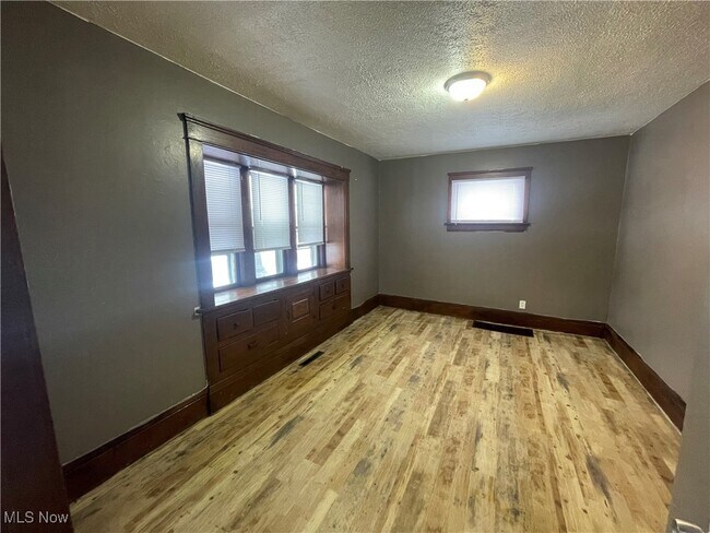 Foto del edificio - 944 Baughman St