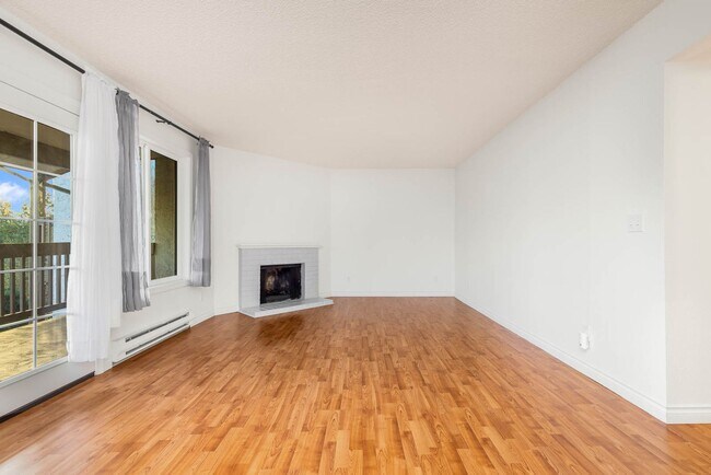 Foto del edificio - Limited Time Offer $2,500 rental rate! Available for December Move-In: Spacious 2Bd/2Bath Condo l...