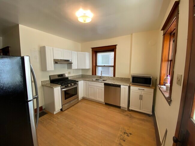 Foto del edificio - 1903 W Warner Ave