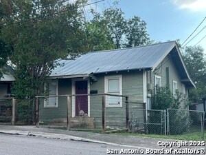 Primary Photo - 420 Benton St