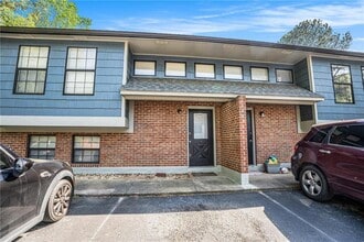 Building Photo - 1205 Natchez Trce SW