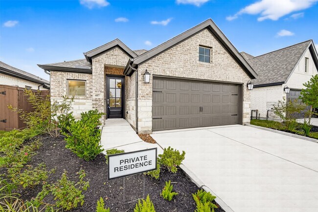 Building Photo - 407 Big Pne Trl