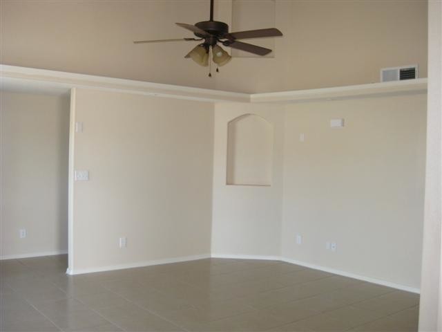 Foto del edificio - 3344 Scarlet Point Dr