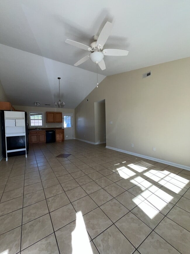 Building Photo - 106 Laib Ln