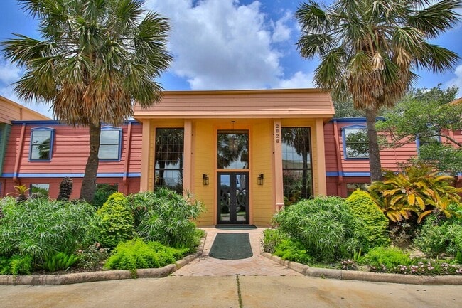 Building Photo - Walden of Westchase