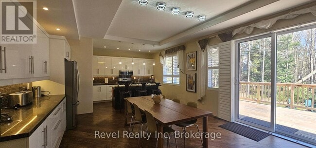 Building Photo - 146 Moreau Pkwy