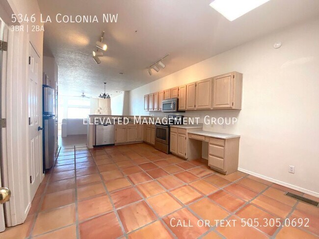 Foto del edificio - 5346 La Colonia Dr NW
