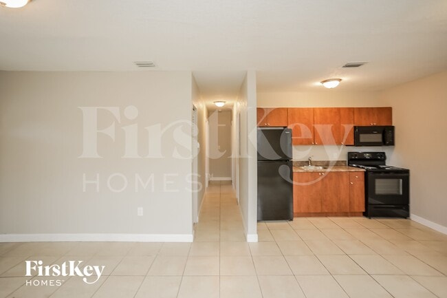 Foto del edificio - 14640 Tyler St
