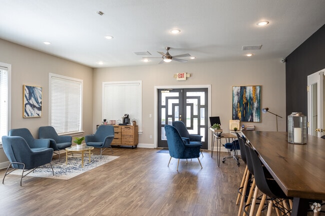 Interior Photo - View@98