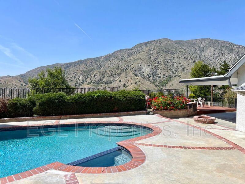 Foto principal - 11419 Caern Ave