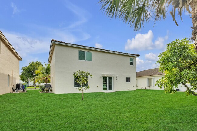 Foto del edificio - 4554 SW 127th Terrace