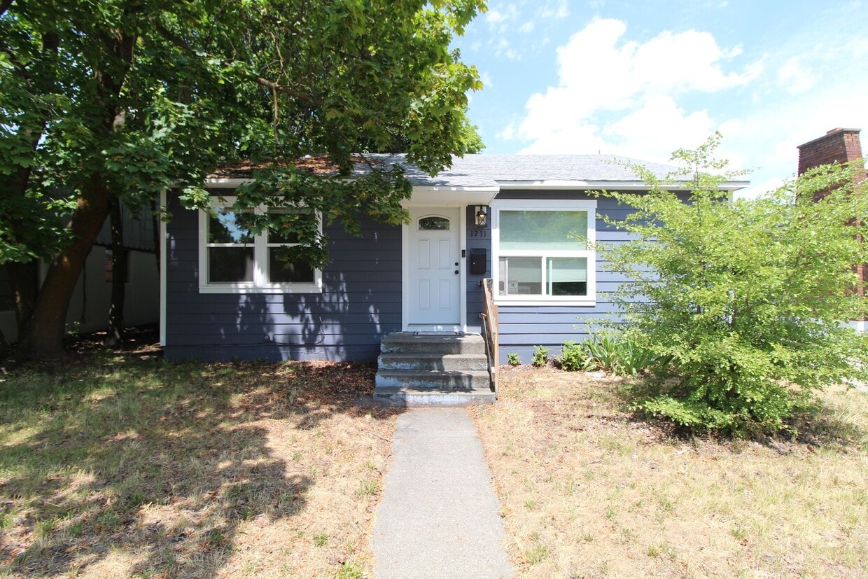 Primary Photo - 1211 E Mission Ave