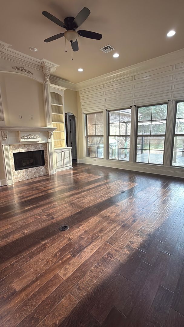 Building Photo - 9572 Rochel Dr