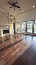 Building Photo - 9572 Rochel Dr