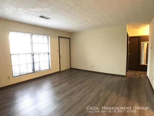 Building Photo - 425 Williamsburg Dr