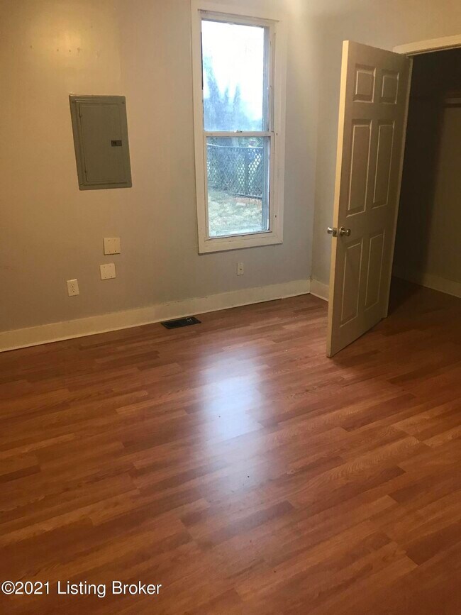 Foto del edificio - 3764 Lentz Ave