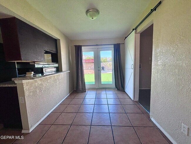 Foto del edificio - 10517 Tareyton St