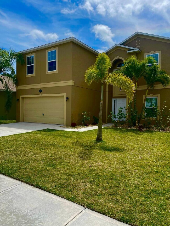 Building Photo - 3780 Aria Dr