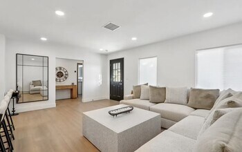 Building Photo - 5003 Valdez Ave