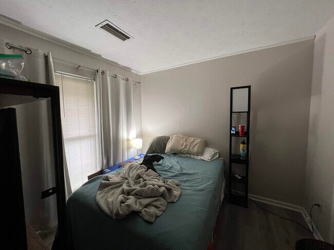 Foto del edificio - 116 Westwood Dr