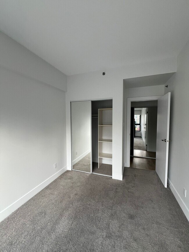 Photo du bâtiment - 1177 Pacific Blvd