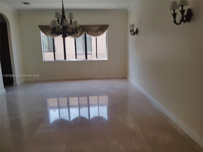 Foto del edificio - 7944 SW 194th St