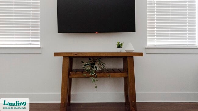 Building Photo - 901 Kelly Green Ln