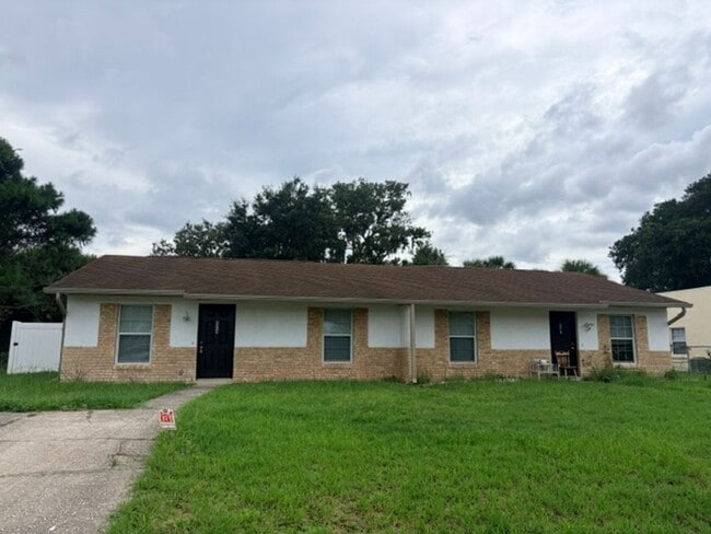 Building Photo - 2312 Fern Palm Dr