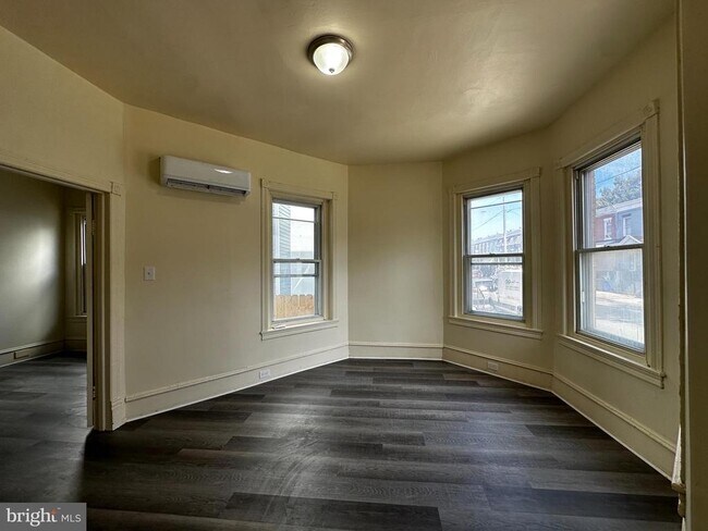 Foto del edificio - 22 N 53rd St