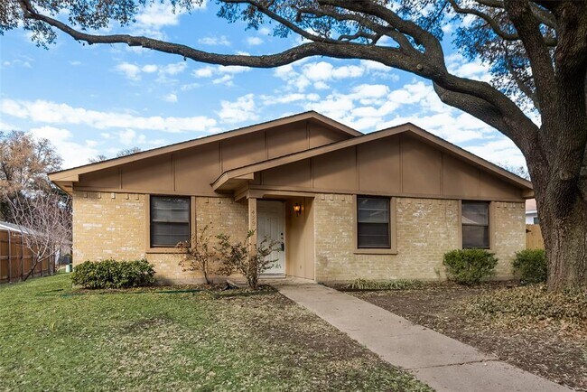 Building Photo - 1429 Whitehall Dr