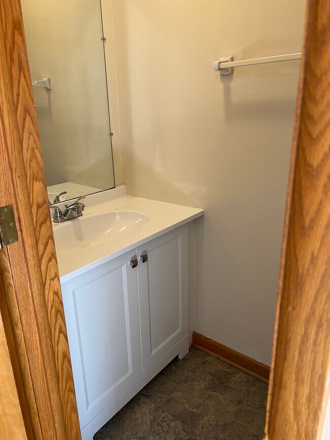 1606 Smith Rd, Charleston, WV 25314 Townhome Rentals in Charleston WV