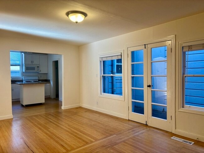 Photo - 184 Pixley St Apartment