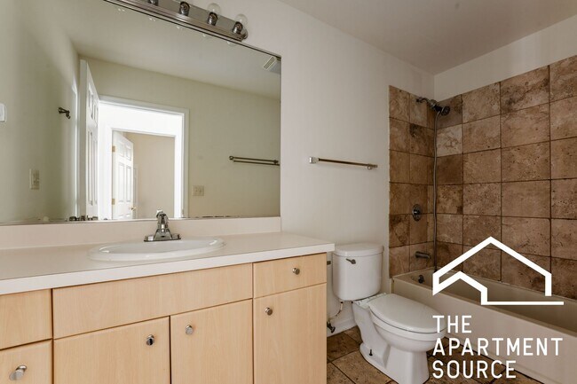 Foto del edificio - HUGE 4BR Close to California Blue Line; Pe...