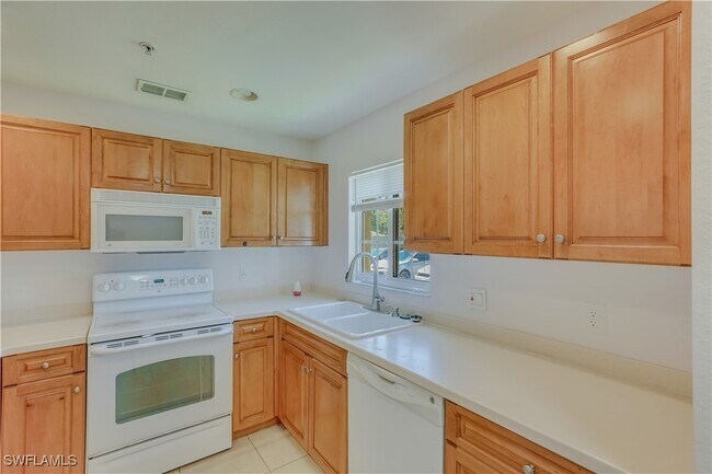 Foto del edificio - 9445 Ivy Brook Run