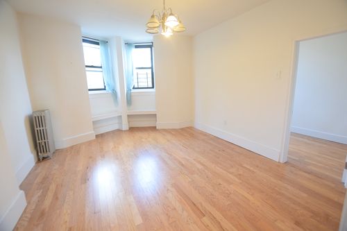 Building Photo - 242 6th Ave