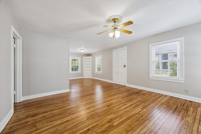 Foto del edificio - 1205 W 40th St
