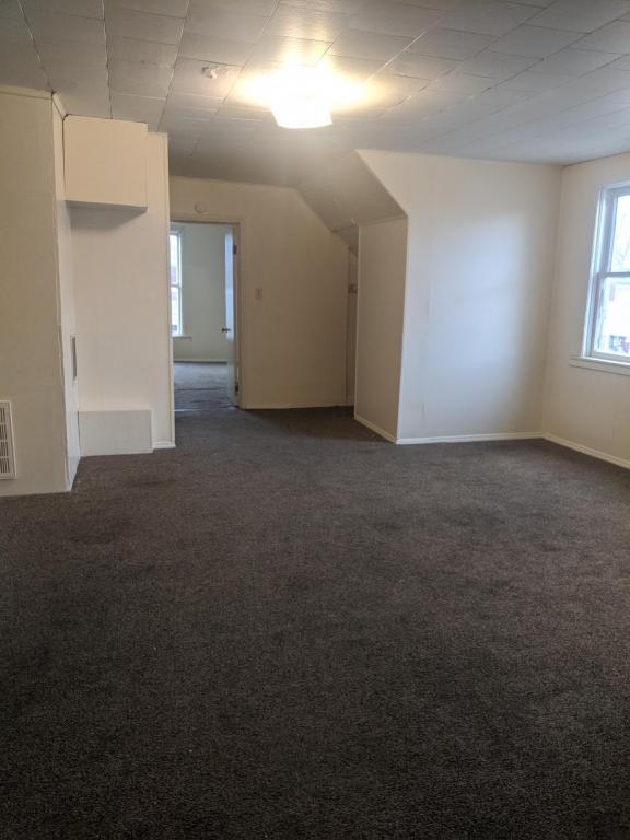 Building Photo - BL 403 E Taylor 1/2