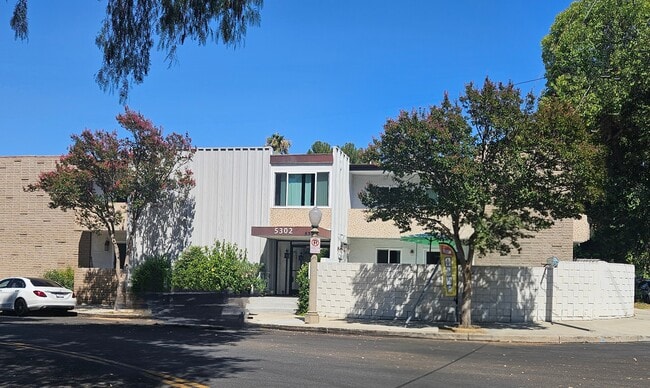 Building Photo - 5302 Comercio Ln